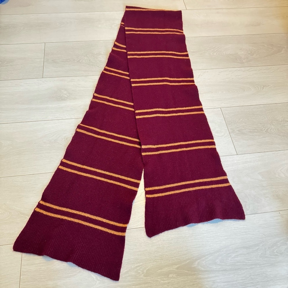 Harry Potter Hogwarts Gryffindor Scarf 100% Lambswool Made in Scotland